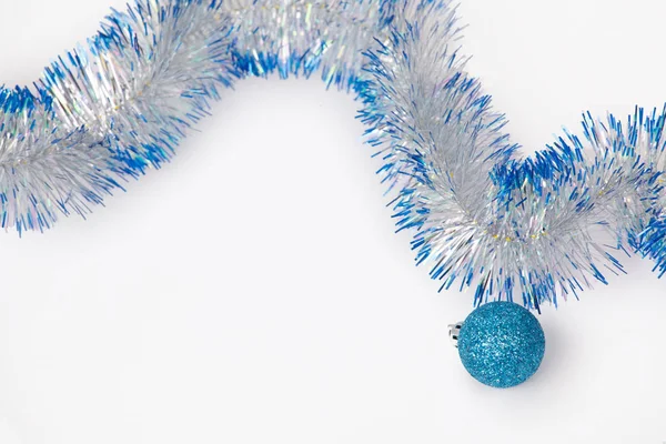 Bola Azul Con Oropel Para Decoración Navidad —  Fotos de Stock