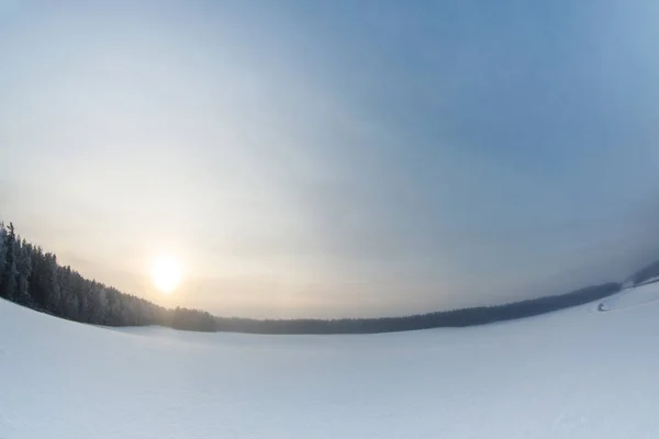 Зимний Пейзаж Снежным Полем — стоковое фото