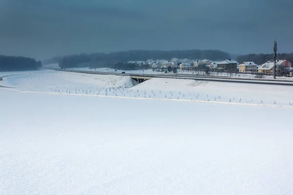 Winterlandschaft Mit Brücke Und Straße — Stockfoto