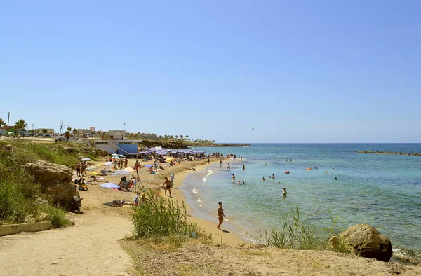 Paphos Chipre Grecia Junio 2018 Turistas Playa Paphos Complejo Turístico —  Fotos de Stock