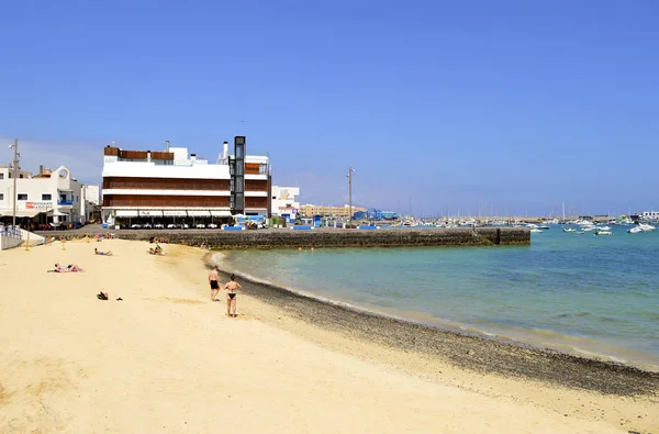 Touristen Strand Von Corralejo Auf Fuerteventura Einer Der Kanarischen Inseln — Stockfoto