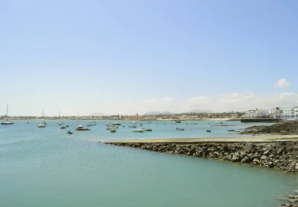 Ψαροκάικα Στο Λιμάνι Του Corralejo Μια Γλίστρα Για Εισέρχονται Και — Φωτογραφία Αρχείου