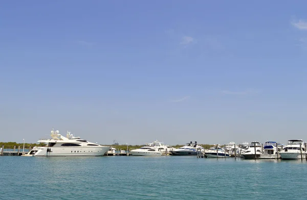 Yachts Moored Miami Intracoastal Waterway — Stock Photo, Image