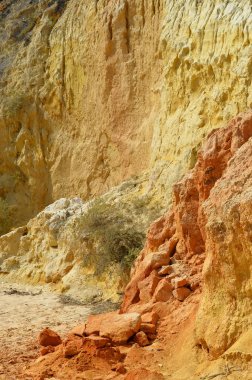 Vale yapmak Olival Beach Portekiz Algarve kıyısında