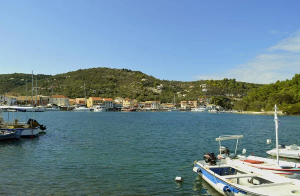 Antipaxos 海港在爱奥尼亚海的希腊小岛 — 图库照片