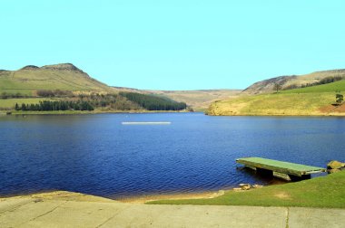 Bahar güneş Dovestone rezervuar