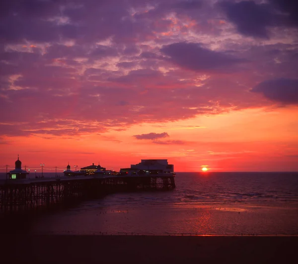 Blackpool North Pier ao pôr do sol — Fotografia de Stock