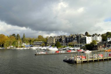 Windermere Gölü kıyısındaki Bowness-on-Windermere