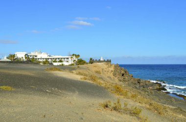 Lanzarote 'deki Puerto del Carmen sahili Kanarya Adaları' ndaki bir İspanyol adası.