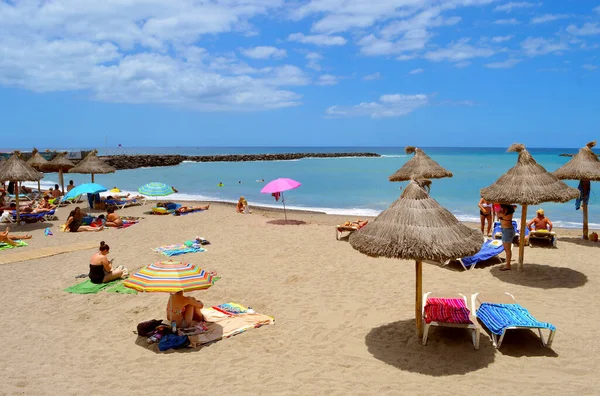 Turistas Playa Disfrutando Del Sol —  Fotos de Stock
