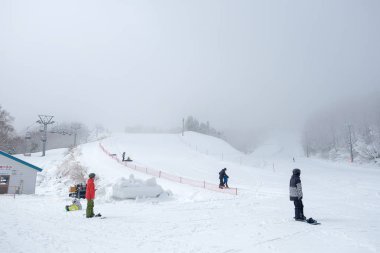 Gala Yuzawa Kayak Merkezi Yuzawa şehirde büyük bir kayak beldelerinden Niigata içinde yer. Turistik Japonya için popüler. Yuzawa Japonya 8 Nisan 2018
