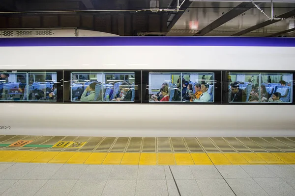Pasajero Chuo Line Limited Express Bullet Train Line Shinjuku Station — Foto de Stock