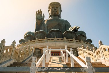 Tian Tan veya Big / dev Buda Ngong Ping Lantau Island Po Lin manastırda bulunan büyük bir bronz heykel. işareti ve popüler turistik Hong Kong için