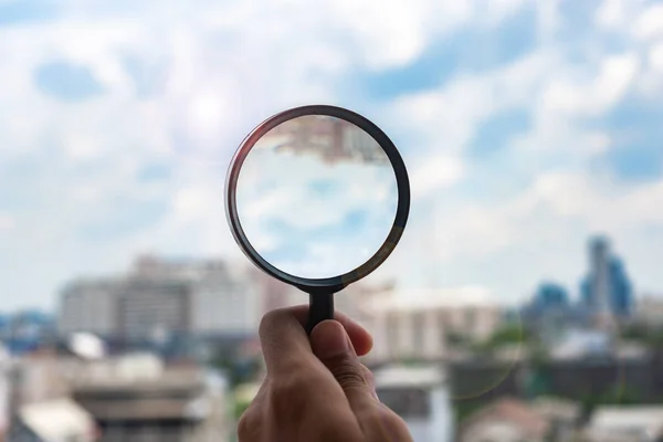 Hands Holding Glass Magnify Blue Sky Background Business Explore Searching — Stock Photo, Image