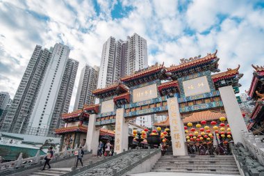 Sik Sik Yuen Wong Tai Sin Temple olduğunu ev sahipliği üç dinin: Budizm, Konfüçyüsçülük ve Taoizm. işareti ve popüler turistik Hong Kong için; Hong Kong, Çin, 18 Aralık 2018