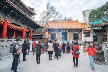 Sik Sik Yuen Wong Tai Sin Temple olduğunu ev sahipliği üç dinin: Budizm, Konfüçyüsçülük ve Taoizm. işareti ve popüler turistik Hong Kong için; Hong Kong, Çin, 18 Aralık 2018
