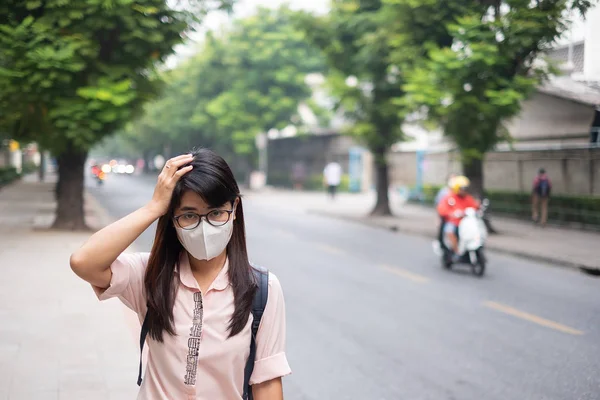 Mujer Asiática Joven Con Máscara Respiratoria N95 Proteger Filtrar Pm2 —  Fotos de Stock