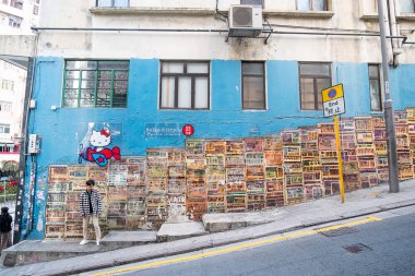 Sokak sanatı resim veya Hollywood road, Hong Kong, duvara grafiti işareti ve popüler turistik; Hong Kong, Çin, 18 Aralık 2018