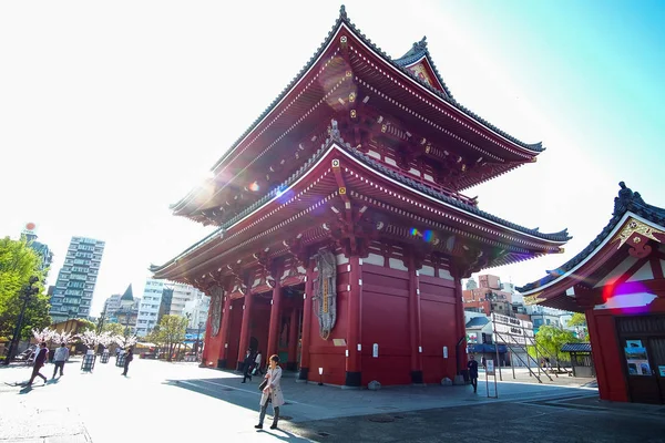 Sensoji veya Asakusa Kannon Tapınağı Asakusa, popüler turistik mekanlar için ve işareti bulunan bir Budist tapınağı var. 7 Nisan 2018, Tokyo, Japonya