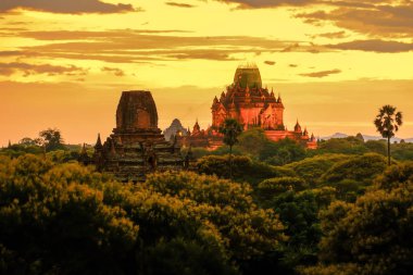 Güzel sabah antik tapınaklar ve Pagoda Arkeoloji