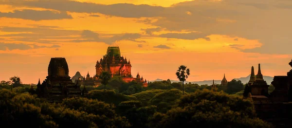 Gyönyörű reggel ősi templomok és Pagoda az Archeológiai — Stock Fotó