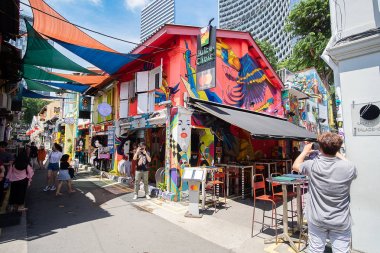 Hacı Lane, Singapur'un Kampong Glam semtinde yer almaktadır. Sen