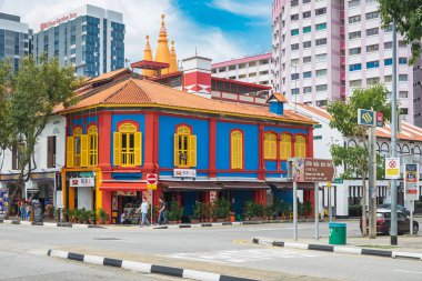 Renkli cephe mimarisi bina, ahşap w canlı renk