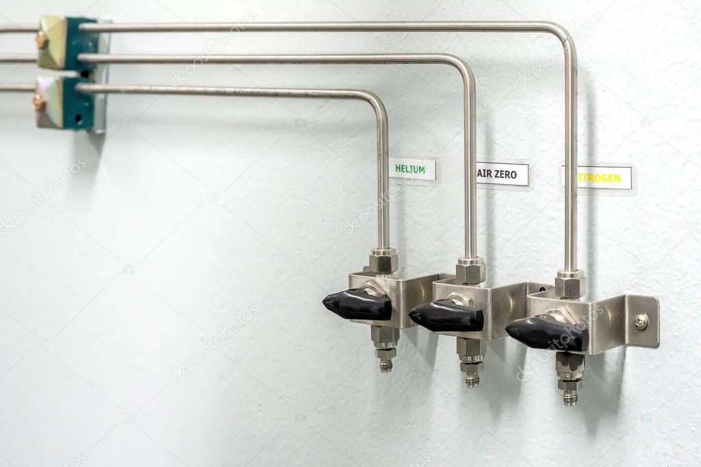 Valves of nitrogen, Helium, Oxygen ( Air Zero) pipes and Gas Pre