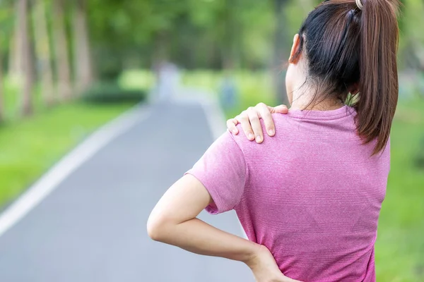 Giovane Femmina Adulta Con Suo Dolore Muscolare Durante Corsa Donna — Foto Stock