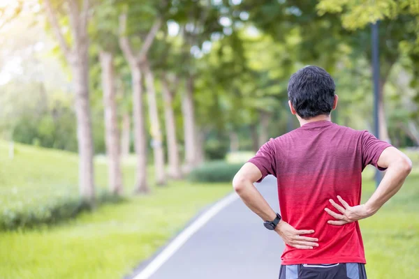 Junger Erwachsener Rüde Mit Muskelschmerzen Beim Laufen Läufer Mit Rückenschmerzen — Stockfoto