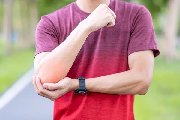 Hombre Adulto Joven Con Dolor Muscular Durante Ejercicio Hombre Atleta —  Fotos de Stock