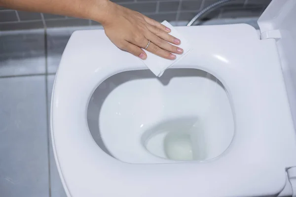 Woman Hand Cleaning Toilet Bowl Wet Wipes Using Public Restroom — Stock Photo, Image
