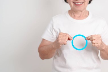 Dünya Diyabet Günü için Mavi Çember, Mavi Kasım Sağlık Ayı, Diyabet Bilinci, Kan şekeri kontrolü, İnsülin, Glikoz taraması, Sağlıklı Yaşam tarzı, Kronik Hastalıklar Kontrolü 