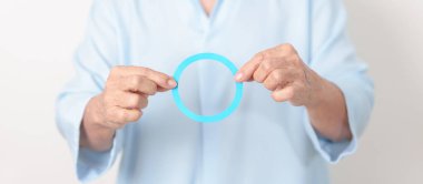 Dünya Diyabet Günü için Mavi Çember, Mavi Kasım Sağlık Ayı, Diyabet Bilinci, Kan şekeri kontrolü, İnsülin, Glikoz taraması, Sağlıklı Yaşam tarzı, Kronik Hastalıklar Kontrolü 