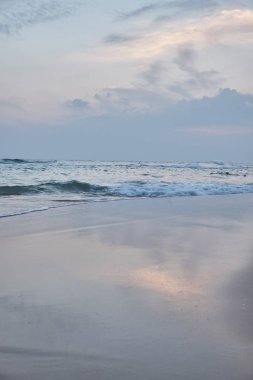 Gün batımında Beach Sri Lanka.