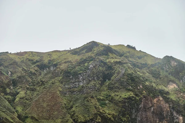 Vista montanha do topo do vulcão Ijen . — Fotografia de Stock