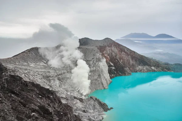 Cratere del vulcano Ijen . — Foto Stock