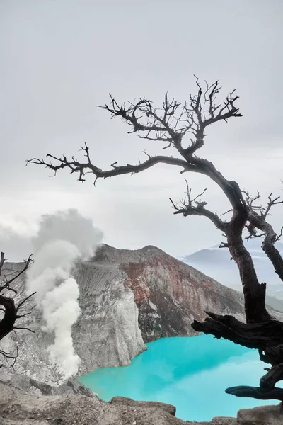 Cratere del vulcano Ijen . — Foto Stock