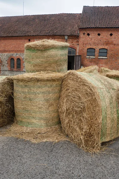 Haystacks op Horse Farm close up — Stockfoto