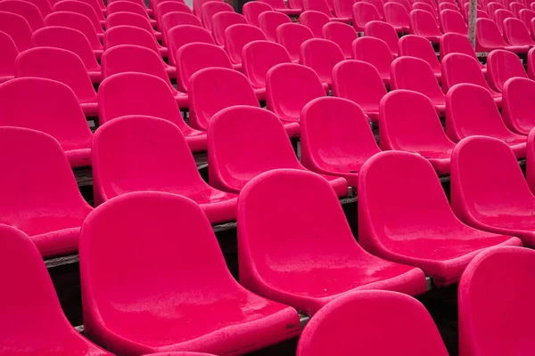 Helle Stühle in der Stadionarena — Stockfoto