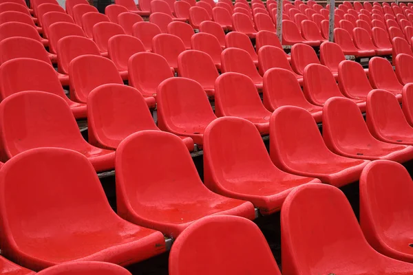 Jasne krzesła na arenie stadionu — Zdjęcie stockowe
