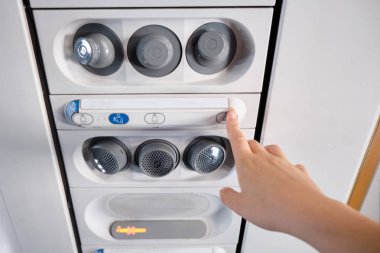 Klimalı ve uçuş görevlisi çağıran panel