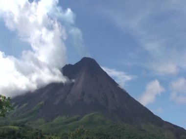 Arenal Yanardağı engelsiz görünümü