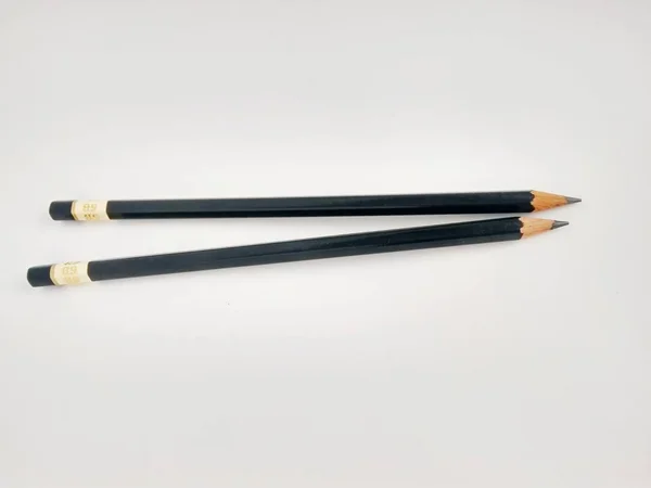 흰색 바탕에 몇 드로잉 연필 가까이 — 스톡 사진