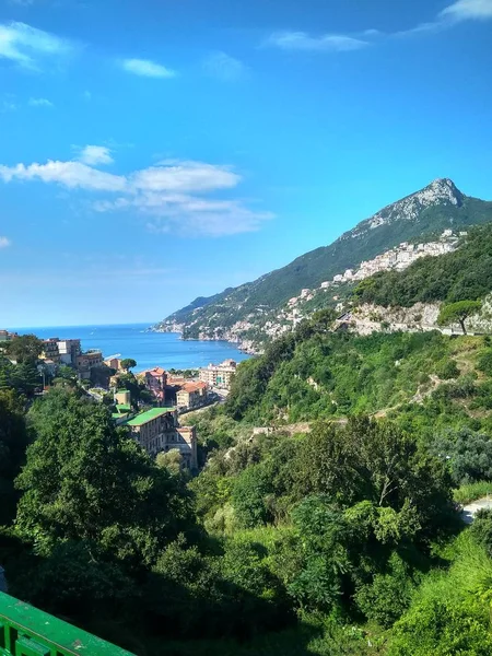 市ヴィエトリ ・ スル ・ マーレ イタリアの美しい風景の眺め — ストック写真