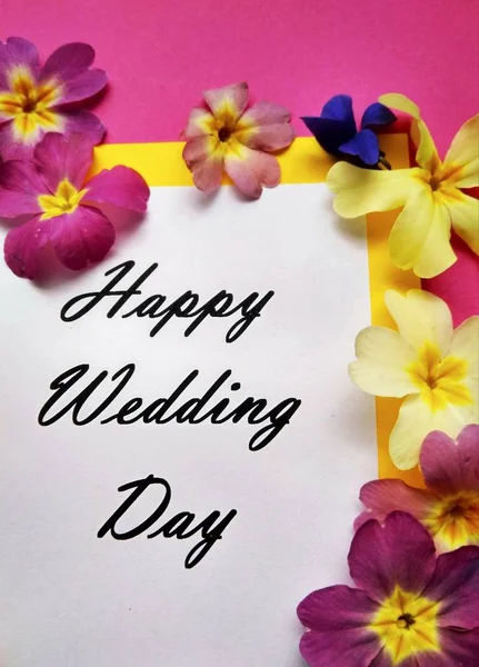 The inscription Happy Wedding Day with flowers on a colored background — Stock Photo, Image