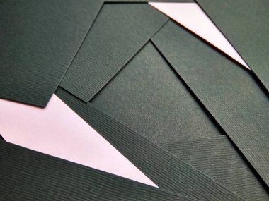 birkaç siyah kağıt ile renk kağıt katlanmış yakın çekim