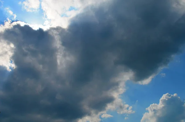 Blauwe Lucht Met Wolken Zon — Stockfoto