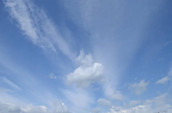 Cielo Azul Con Nubes Sol —  Fotos de Stock