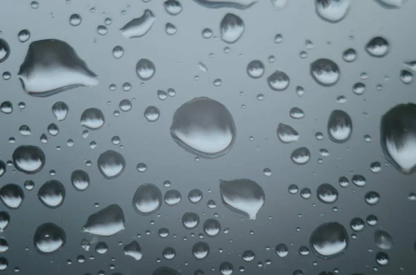 Gouttes Pluie Sur Surface Des Lunettes Fenêtre Avec Fond Nuageux — Photo